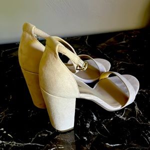Cute Beige Indigo rd heels